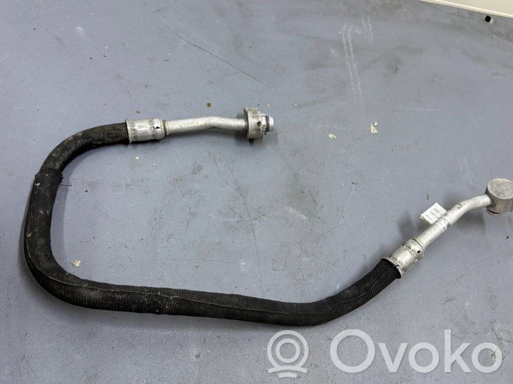Audi A4 S4 B9 8W Ilmastointilaitteen putki (A/C) 