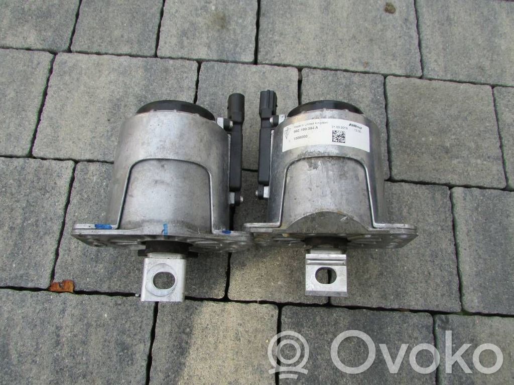 Porsche 911 992 Engine mount vacuum valve 