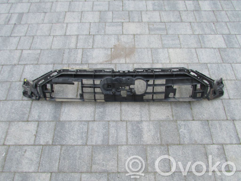 Audi A6 S6 C8 4K Grotelės viršutinės 