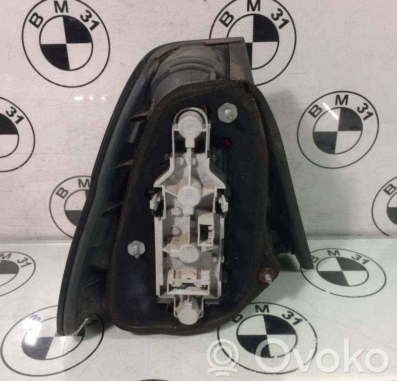 BMW 3 E46 Aizmugurējais lukturis virsbūvē 