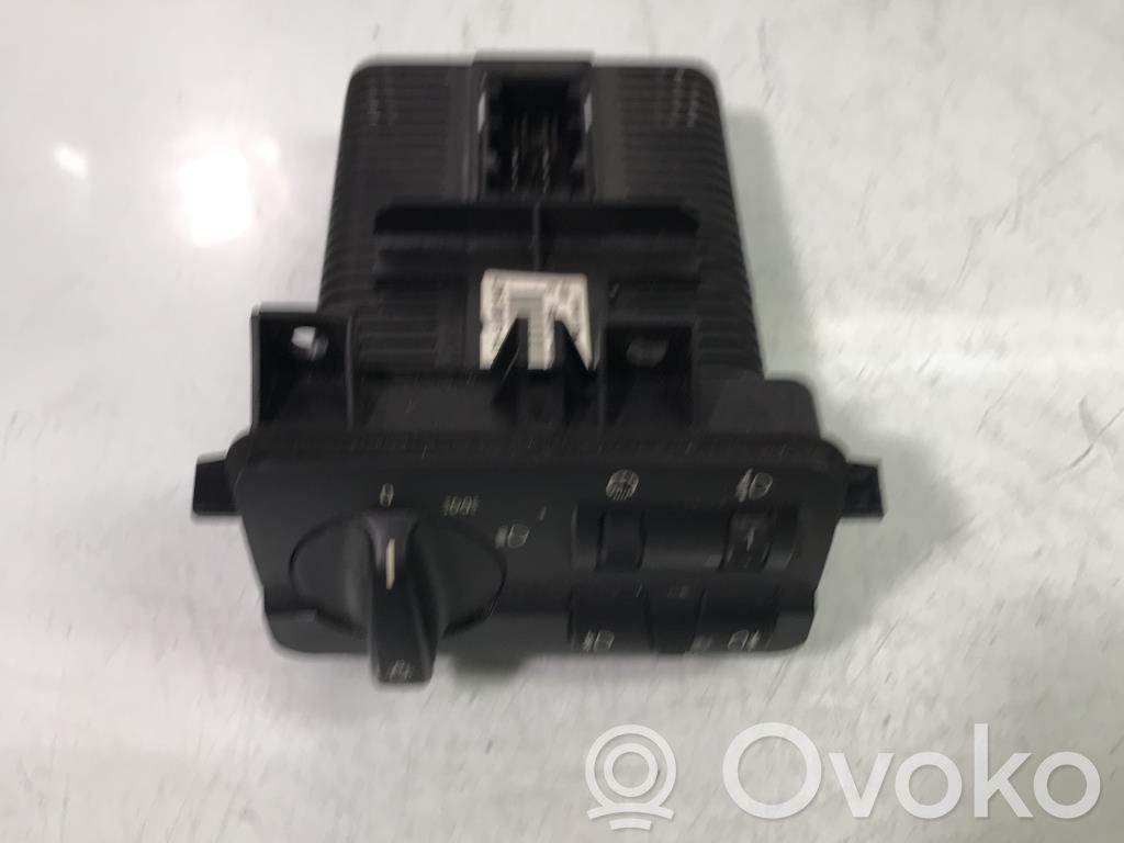 Light switch   61319133015