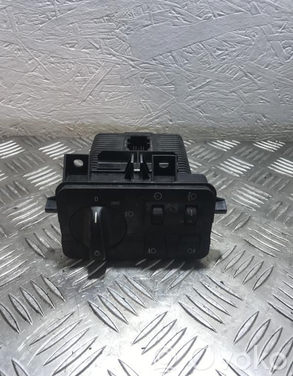 Light switch   61319133015