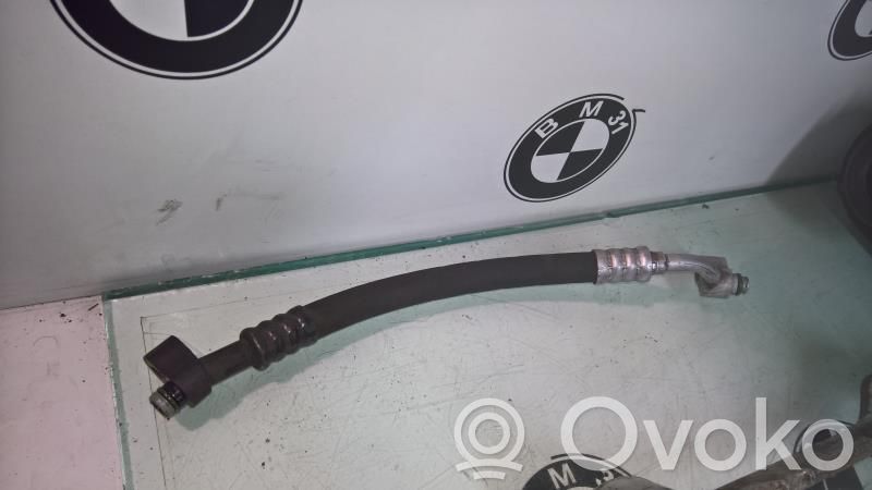 BMW 3 E46 Ilmastointilaitteen putki (A/C) 