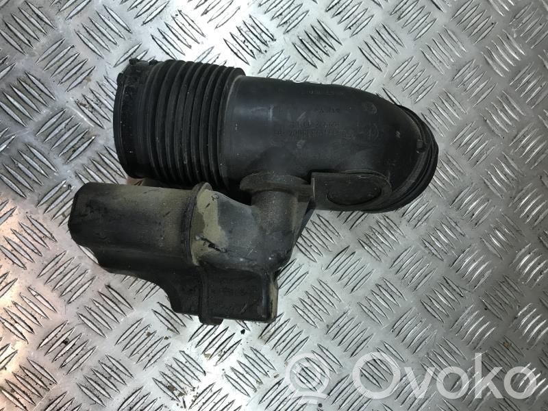 Air intake hose/pipe   13717536004