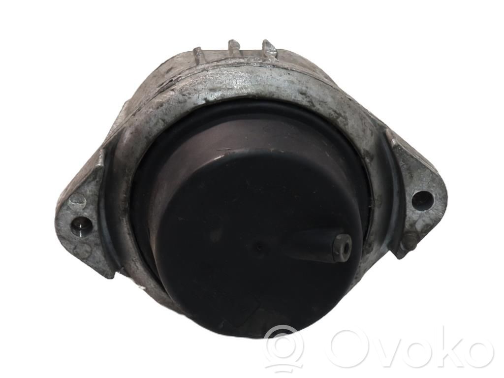 BMW 3 E90 E91 Engine mount bracket 