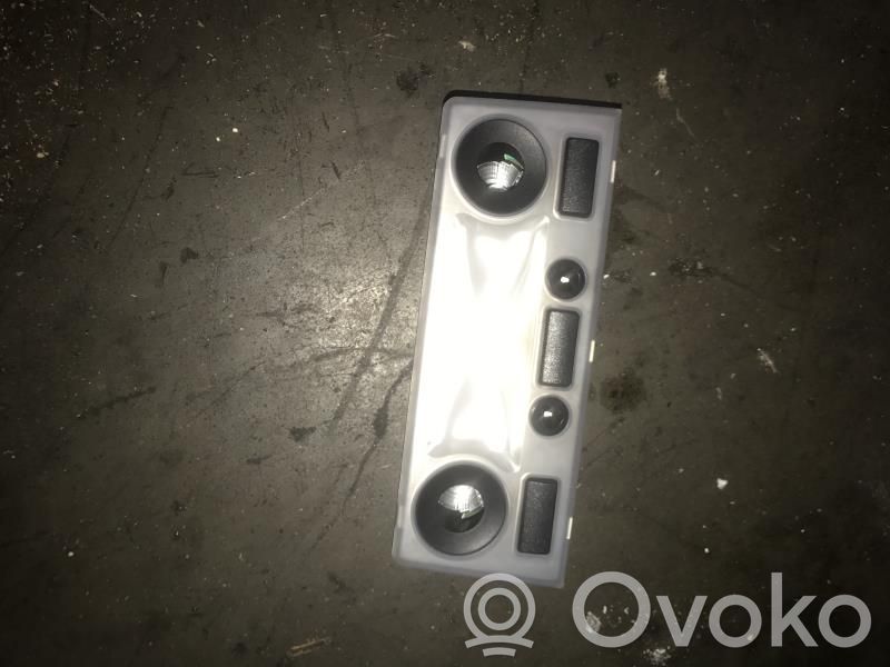 Front seat light   6912631