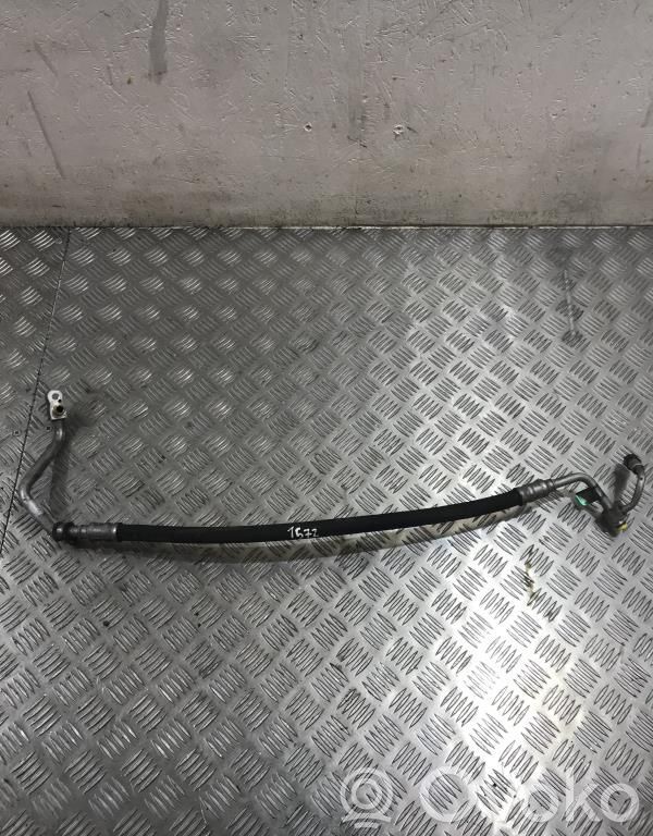 BMW 3 E90 E91 Ilmastointilaitteen putki (A/C) 