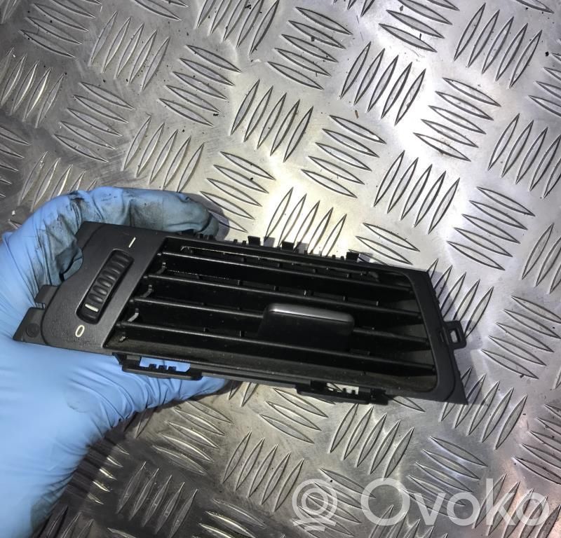 BMW 3 E92 E93 Moldura protectora de la rejilla de ventilación lateral del panel 