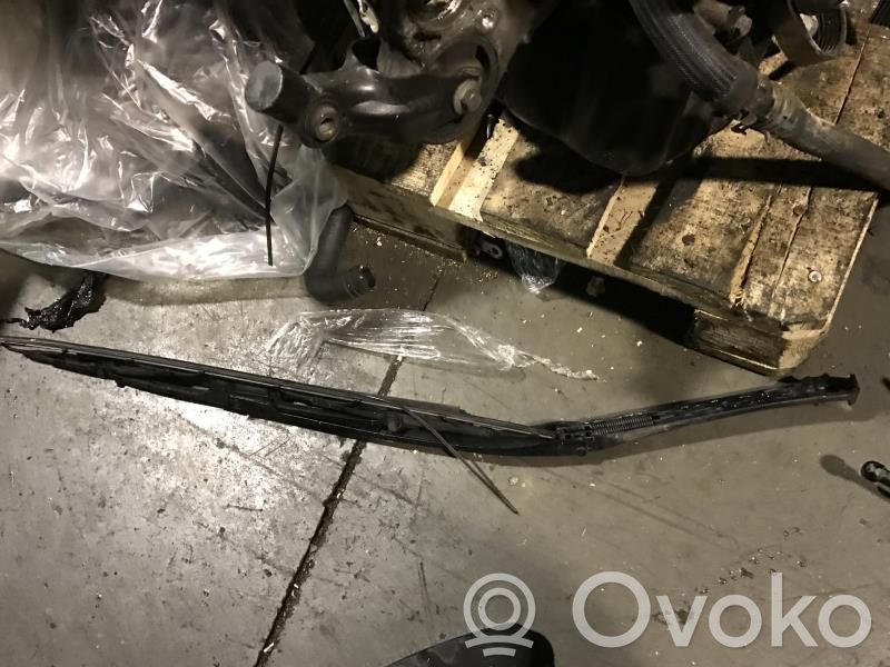 BMW 5 E39 Braccio della spazzola tergicristallo anteriore 
