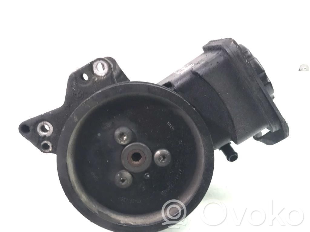 Ohjaustehostimen pumppu   32416781266