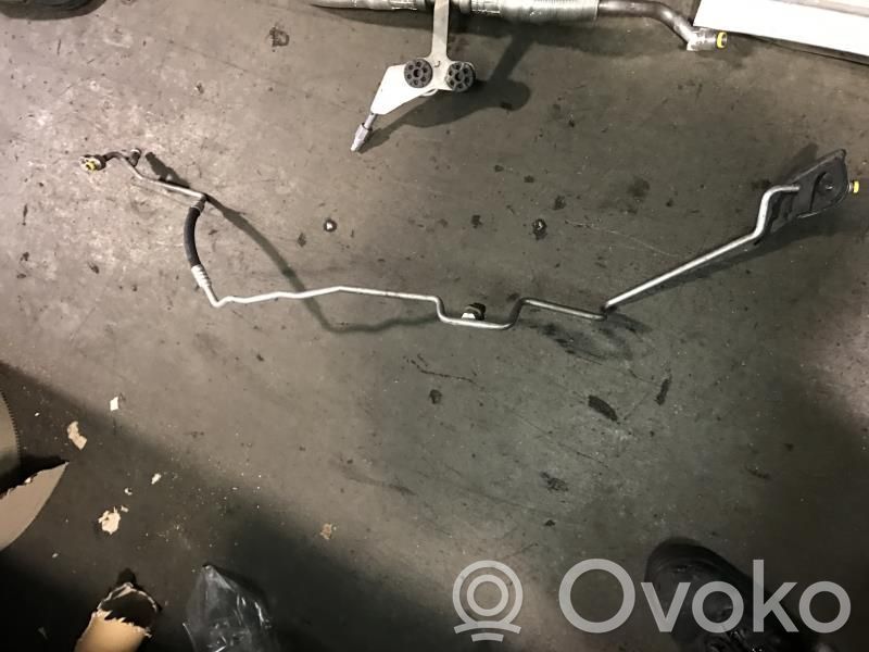 BMW 5 E60 E61 Ilmastointilaitteen putki (A/C) 