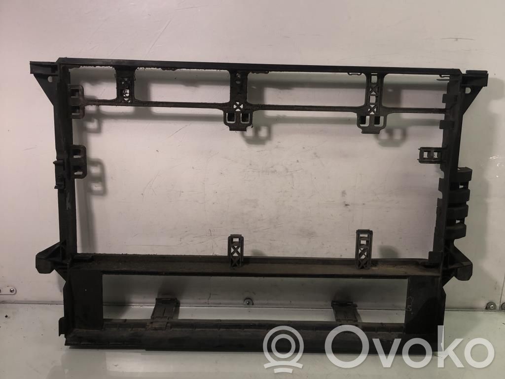 Radiator mount bracket   2247356