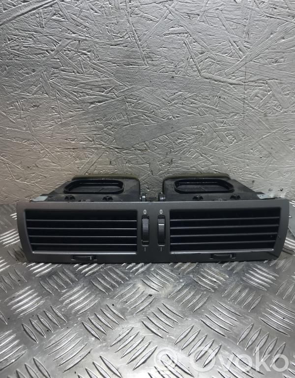 BMW 7 E65 E66 Centrinės oro grotelės 