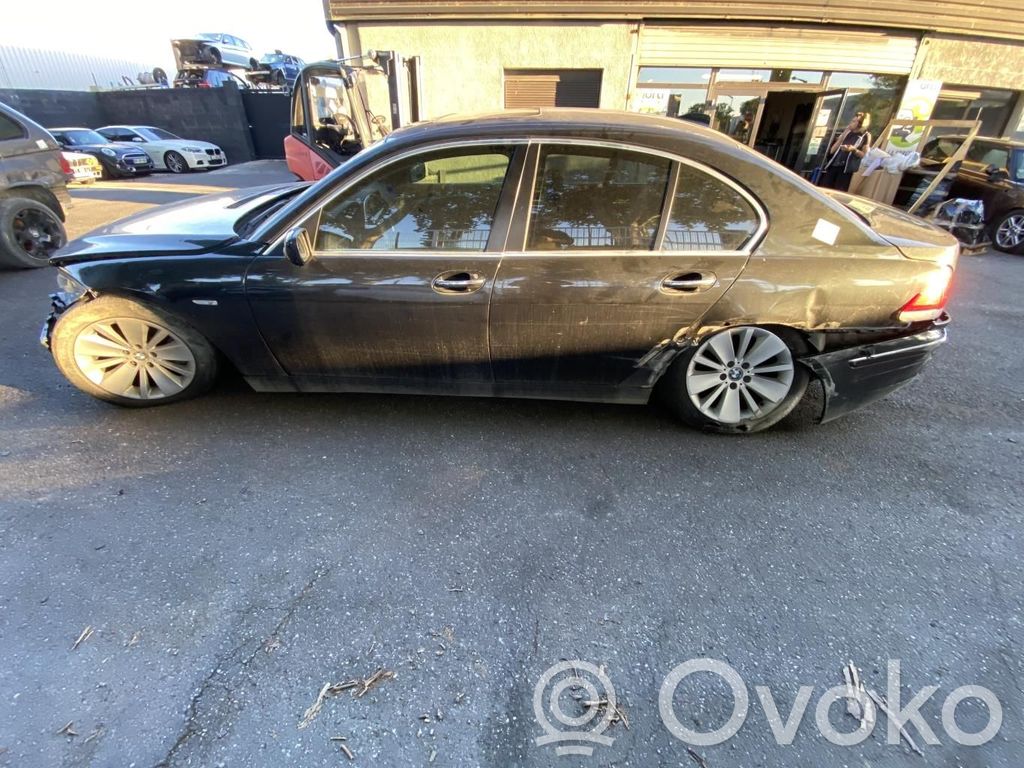 BMW 7 E65 E66 Galinis pusašis 
