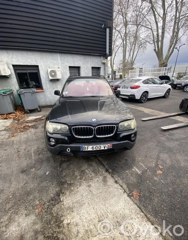 BMW X3 E83 Priekinis pusašis 