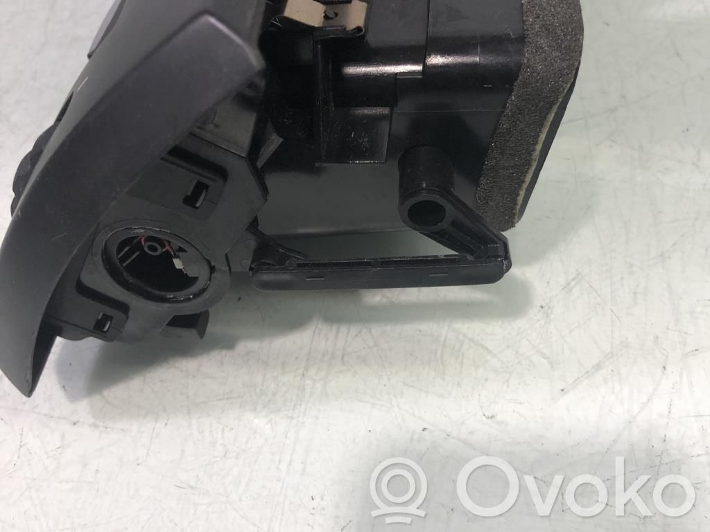 BMW X3 E83 Centrinės oro grotelės 