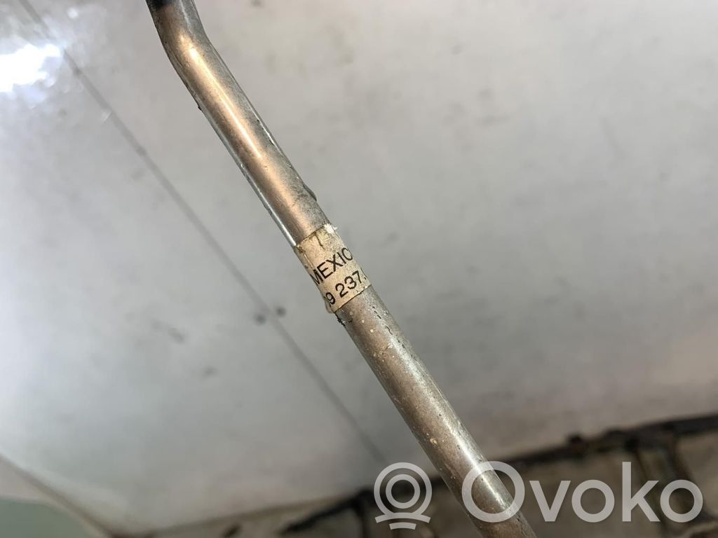 BMW Z4 E85 E86 Ilmastointilaitteen putki (A/C) 