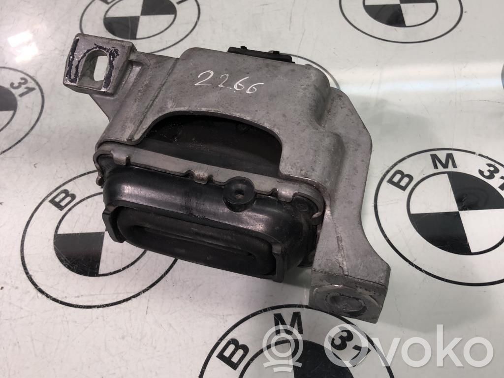 Mini One - Cooper R56 Engine mount bracket 