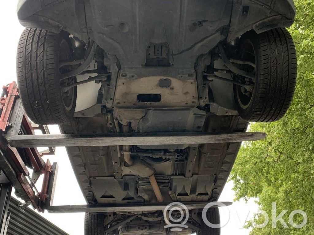 BMW X3 E83 Priekinis pusašis 