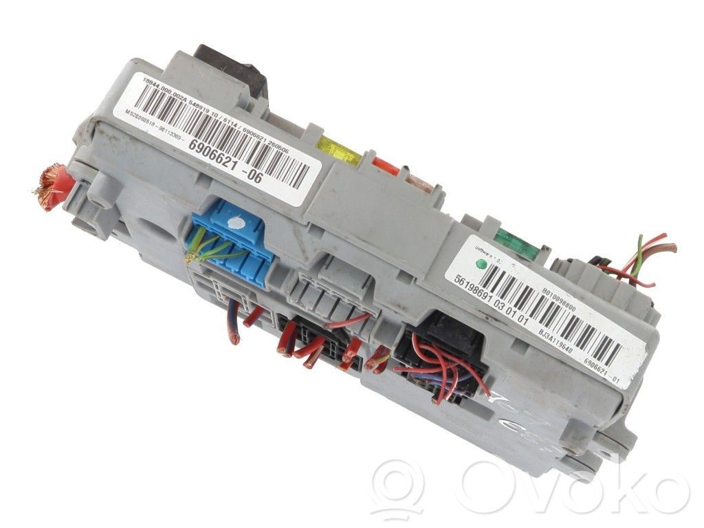 BMW 1 E81 E87 Fuse module 