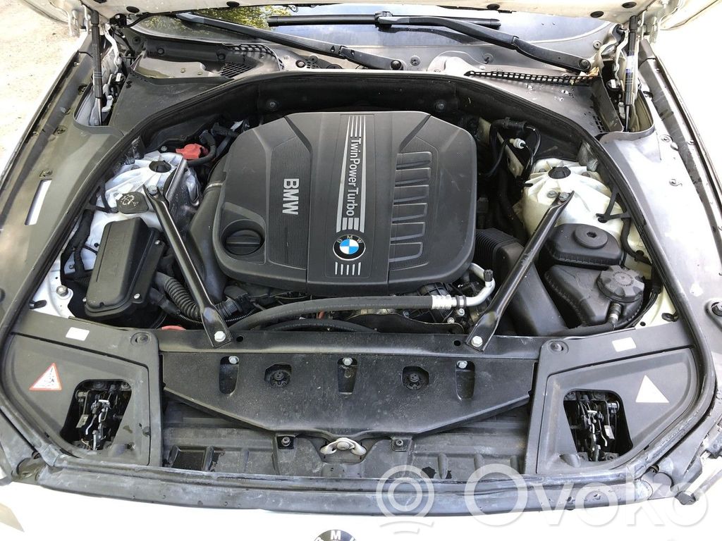BMW 5 F10 F11 Wspornik / Mocowanie silnika 