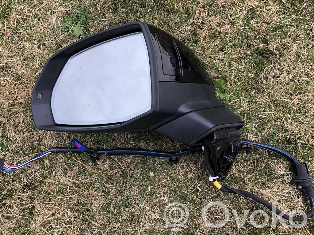 Audi Q7 4M Front door electric wing mirror 