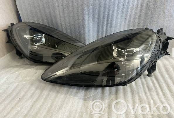 Porsche Cayenne (9Y0 9Y3) Lampy przednie / Komplet 
