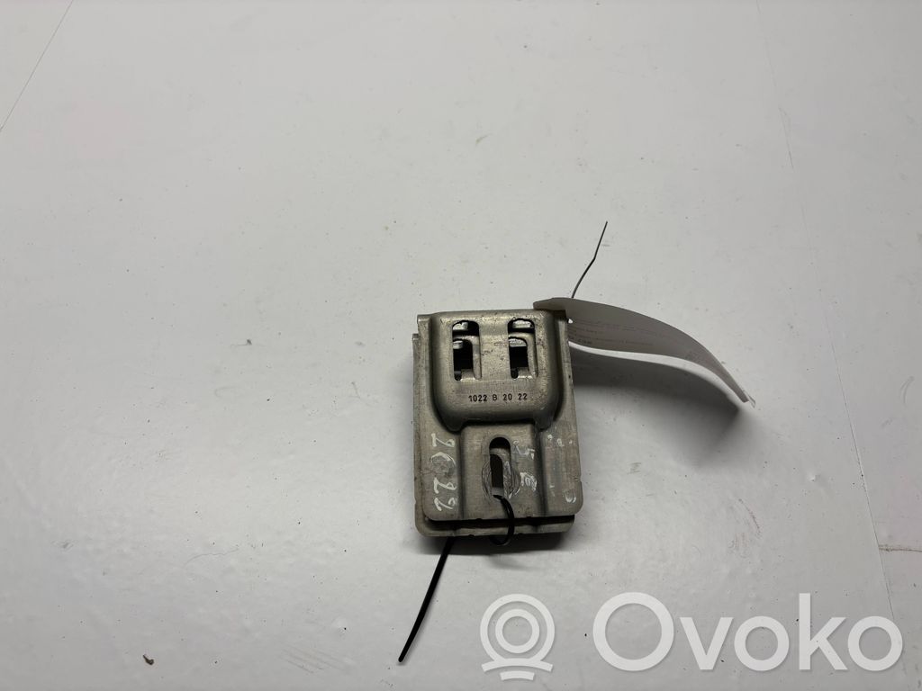 Radiator support slam panel bracket   1022B2022