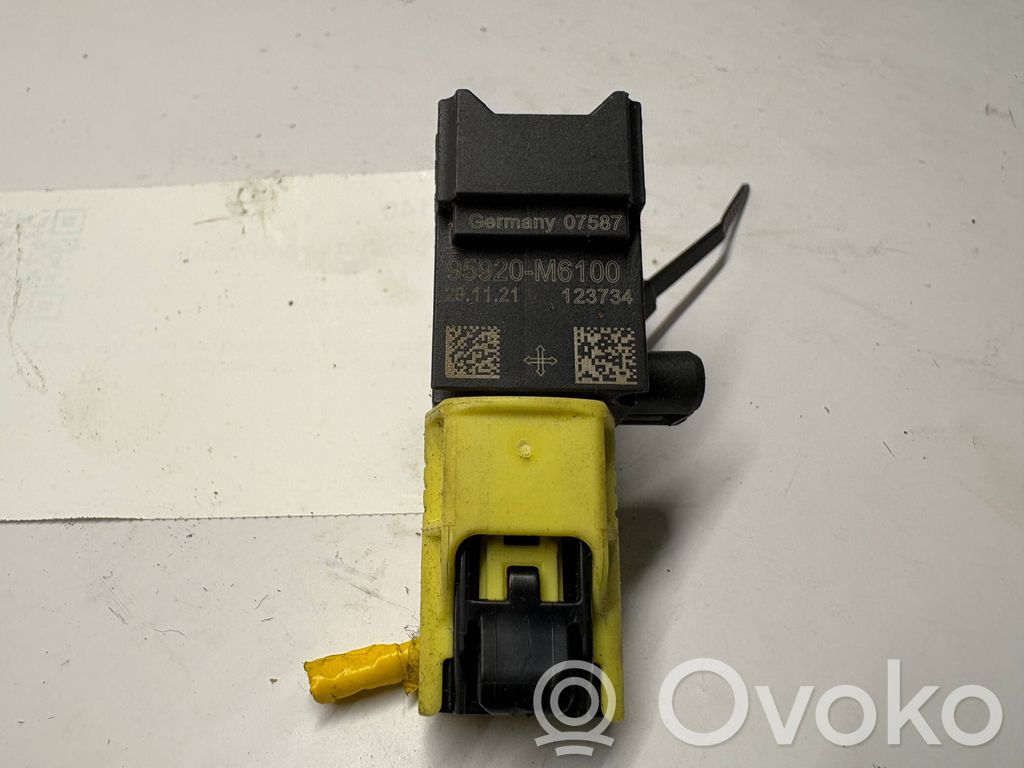 KIA Pro Cee'd III Airbagsensor Crashsensor Drucksensor 