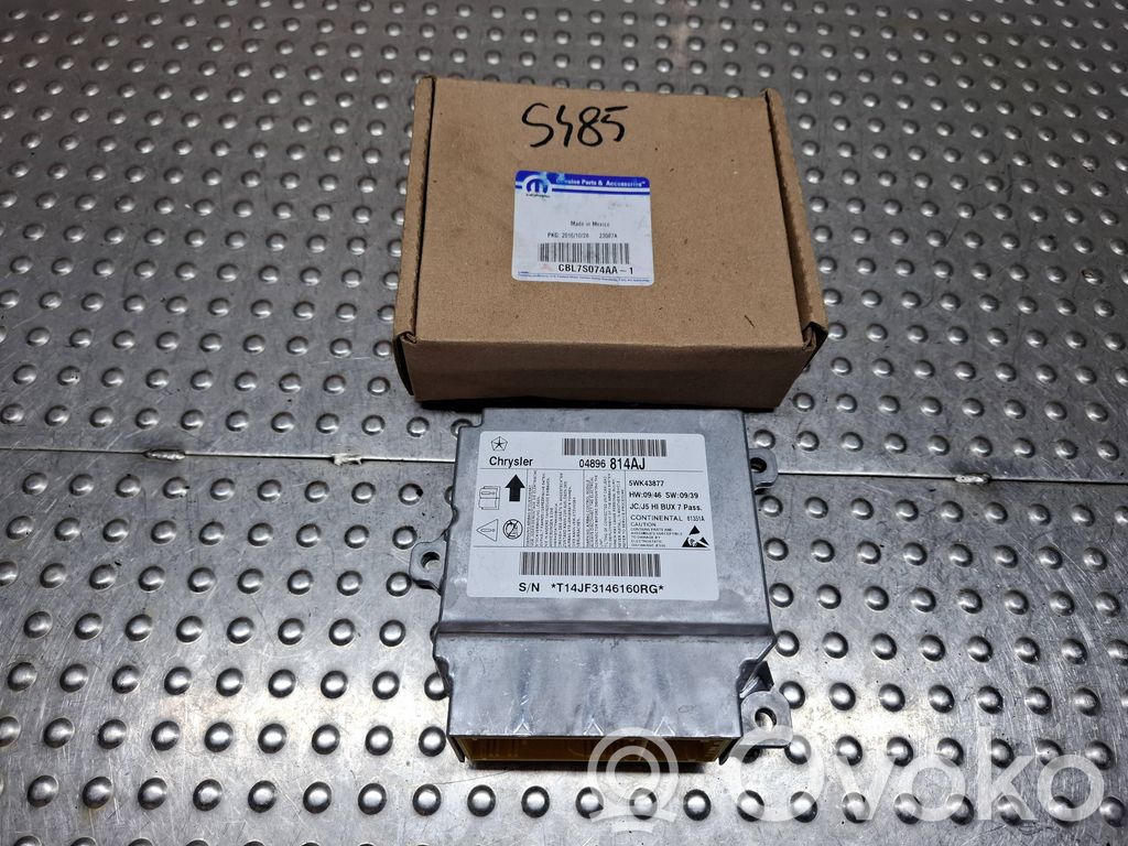 Module de contrôle airbag   04896814AJ,CBL7S074AA