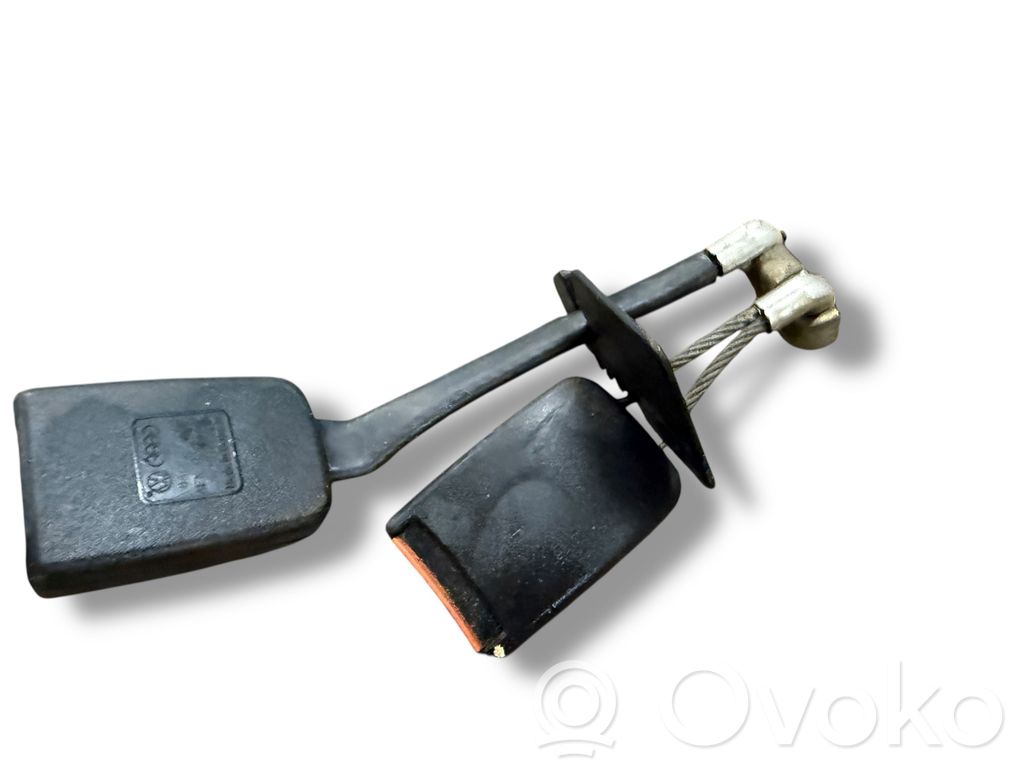 Audi 80 90 S2 B4 Klamra środkowego pasa bezpieczeństwa fotela tylnego 