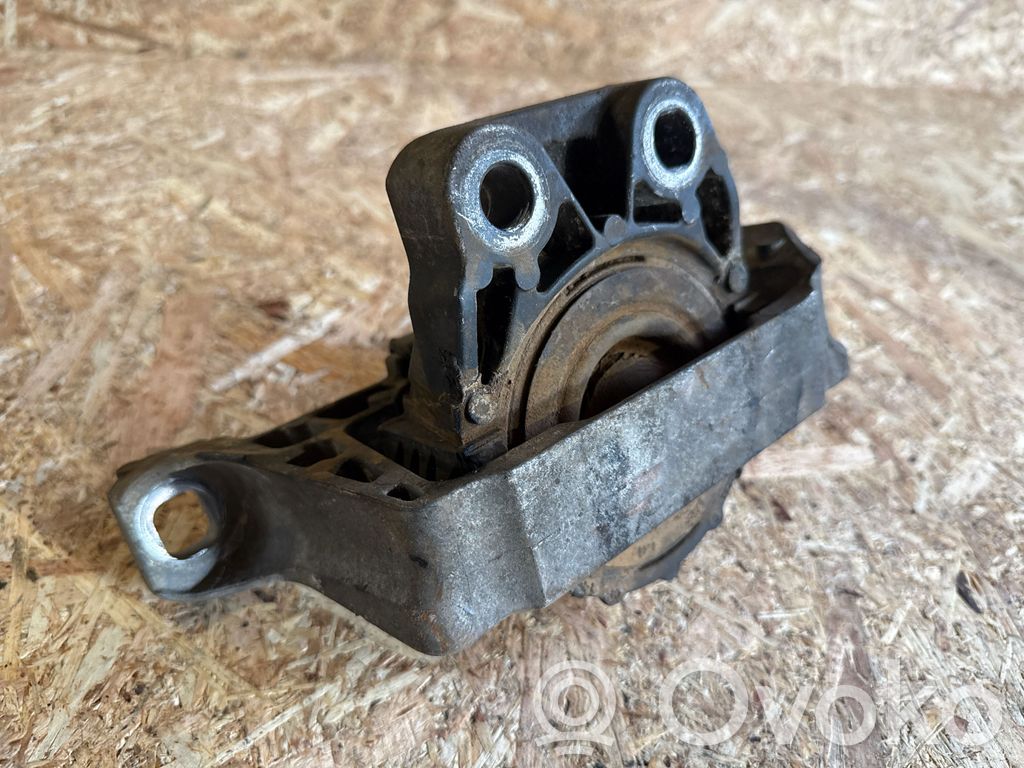 Ford Focus Engine mount bracket 