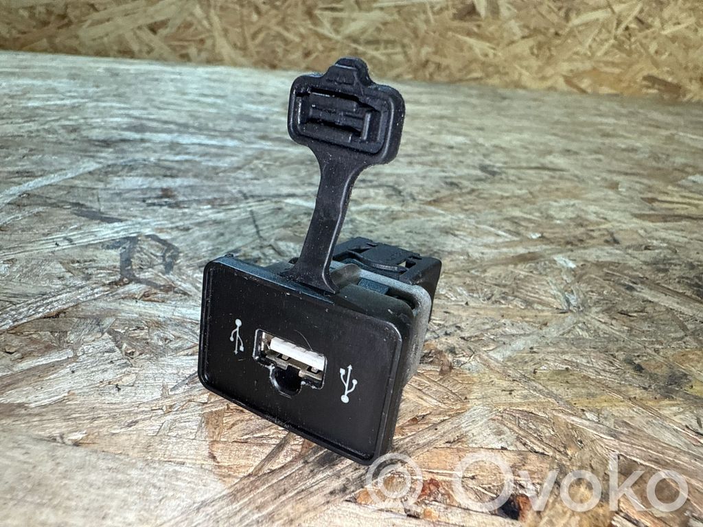 Alfa Romeo 159 Enchufe conector USB 