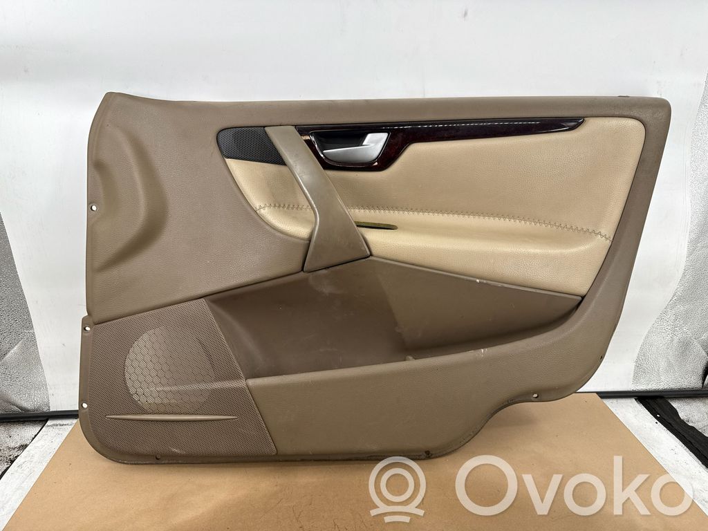 Volvo XC70 Revestimiento de puerta delantera 