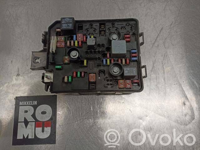 Opel Corsa E Módulo de fusible 
