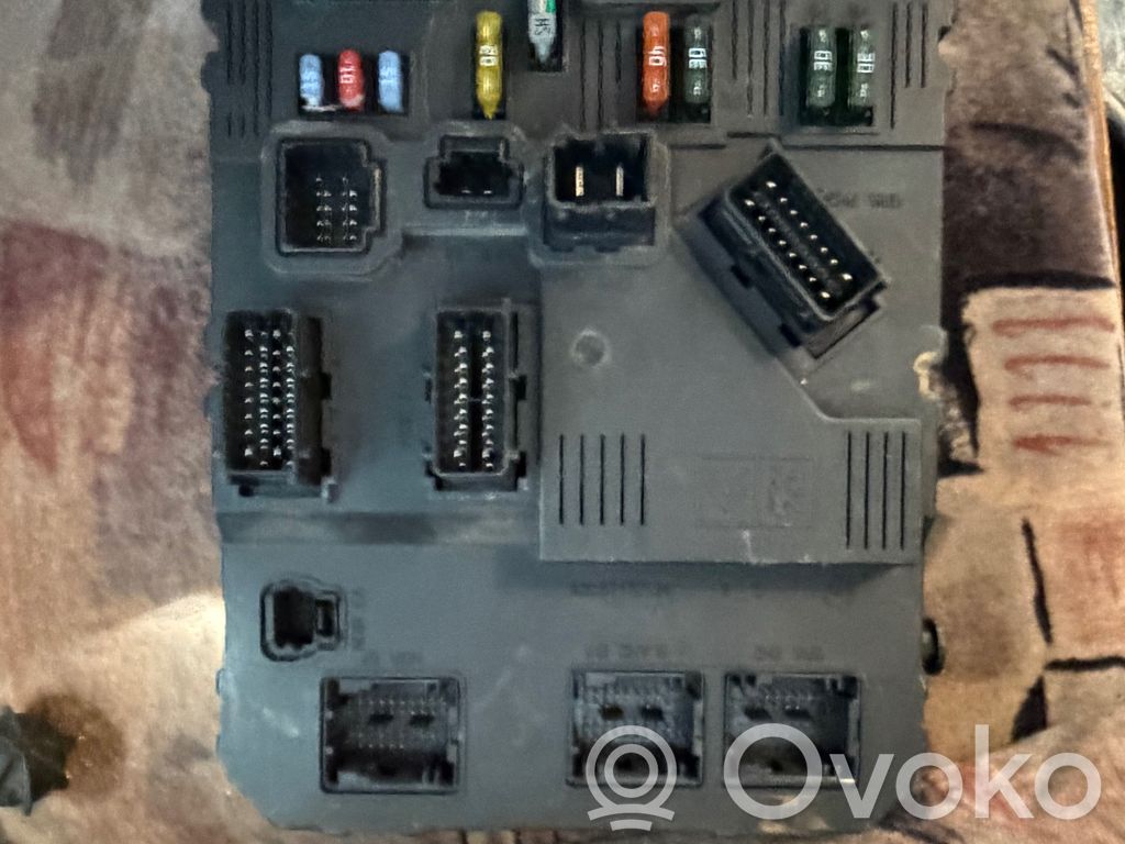 Citroen C4 I Picasso Fuse module 