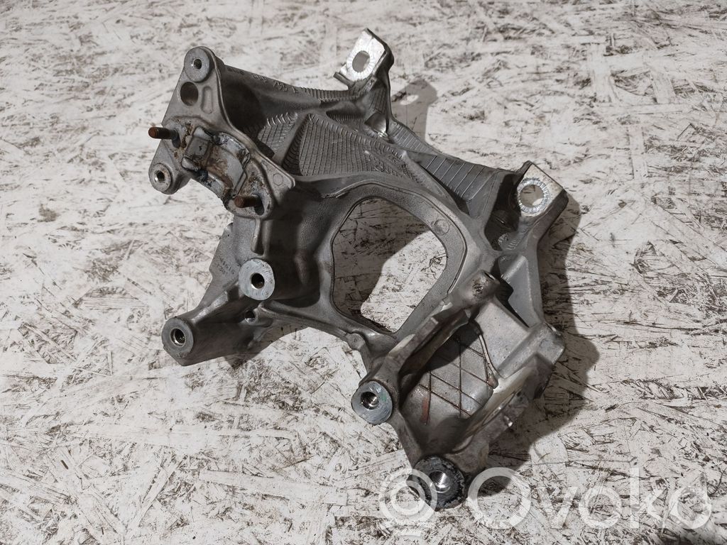 Audi A4 S4 B9 Engine mounting bracket 