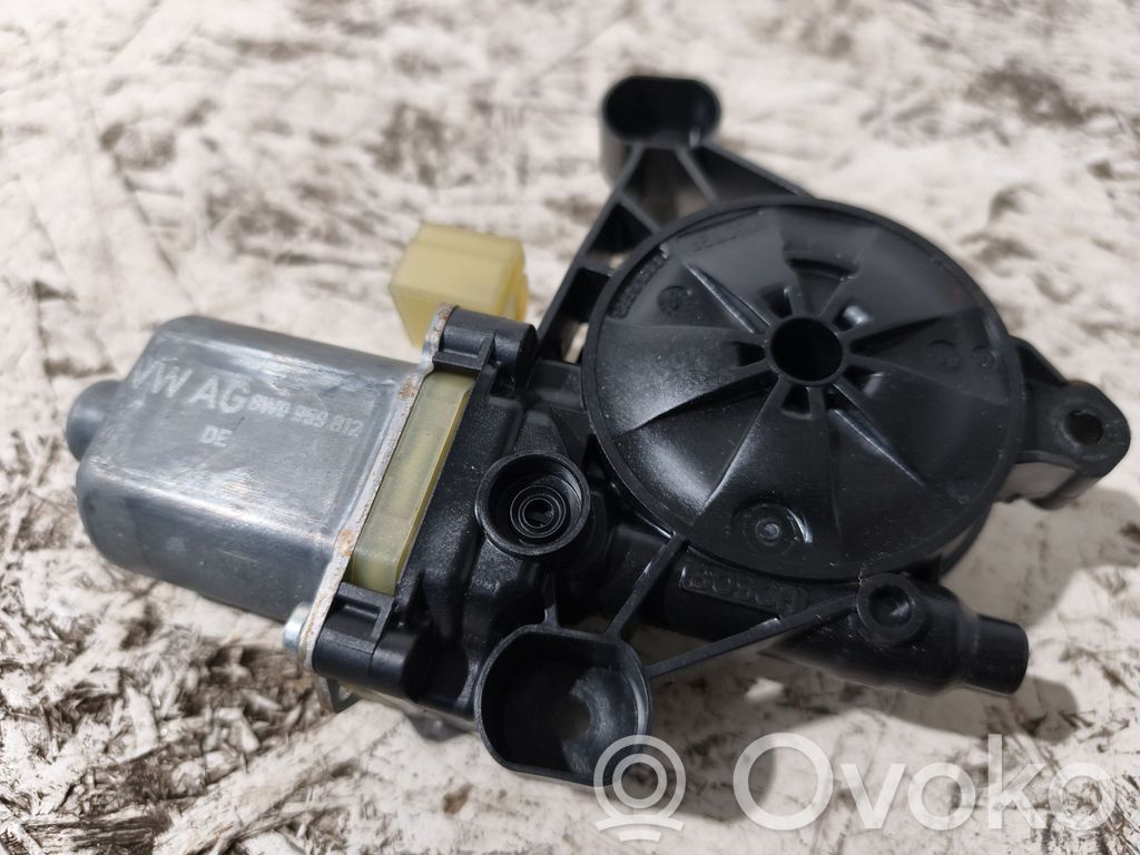 Audi A4 S4 B9 Silnik regulatora szyby drzwi przednich 