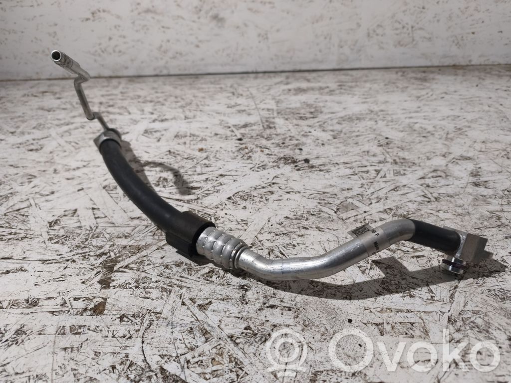 Audi A4 S4 B9 Ilmastointilaitteen putki (A/C) 