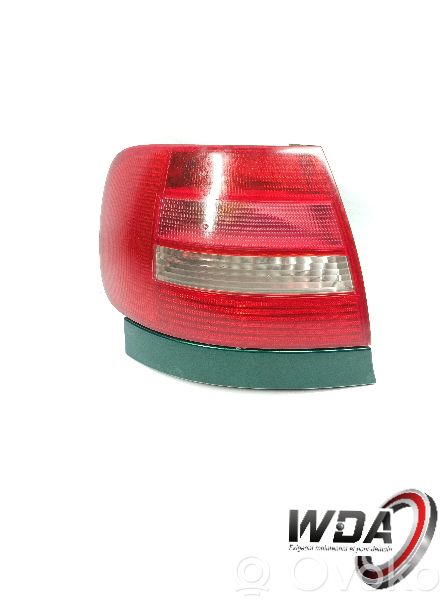 Audi A4 S4 B5 8D Lampa tylna 