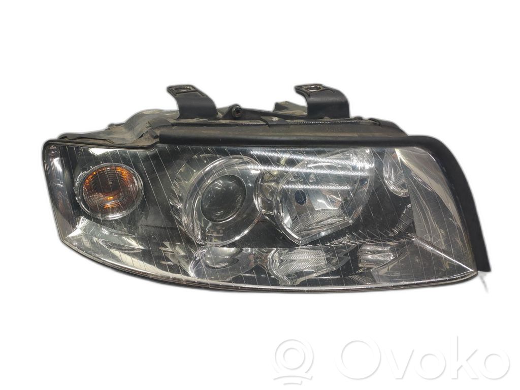 Audi A4 S4 B5 8D Lampa przednia 
