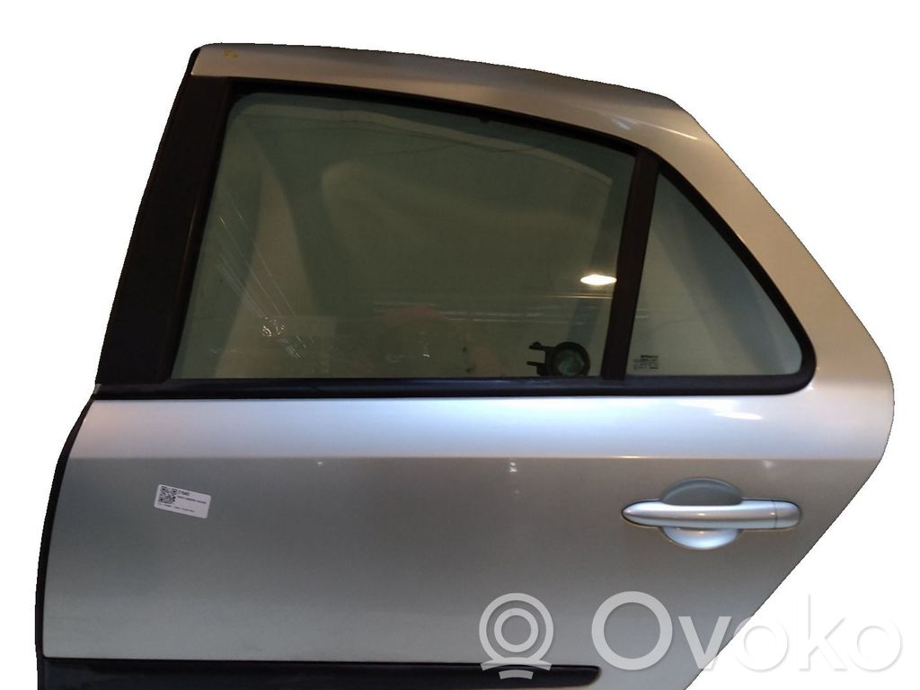 Renault Laguna II Puerta trasera 
