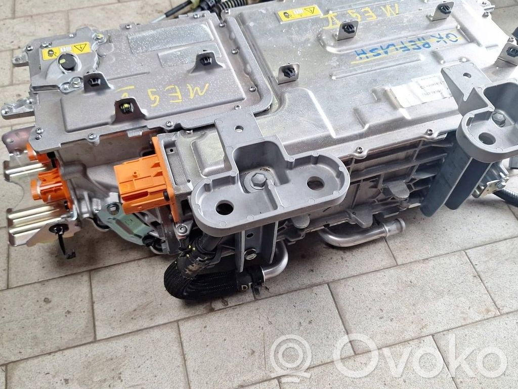 Inversor/convertidor de voltaje   296A04761R