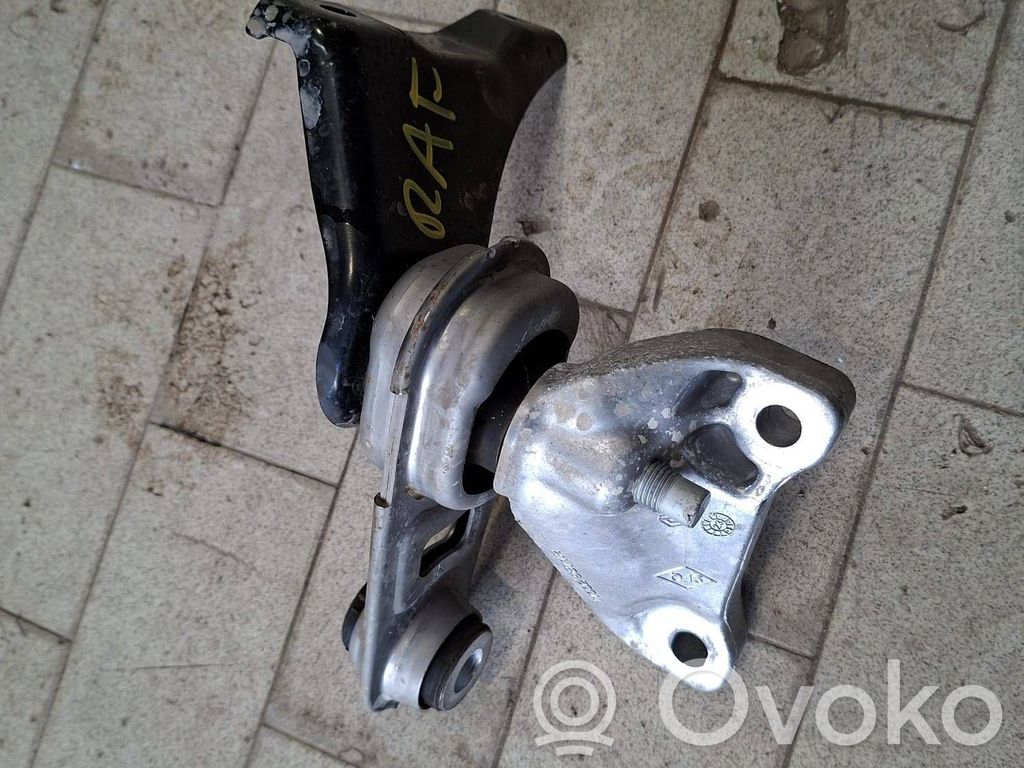 Renault Rafale Engine mounting bracket 