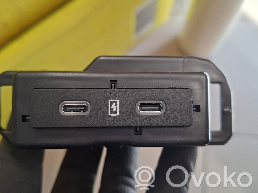 Dacia Bigster R1310 USB-Anschluss 