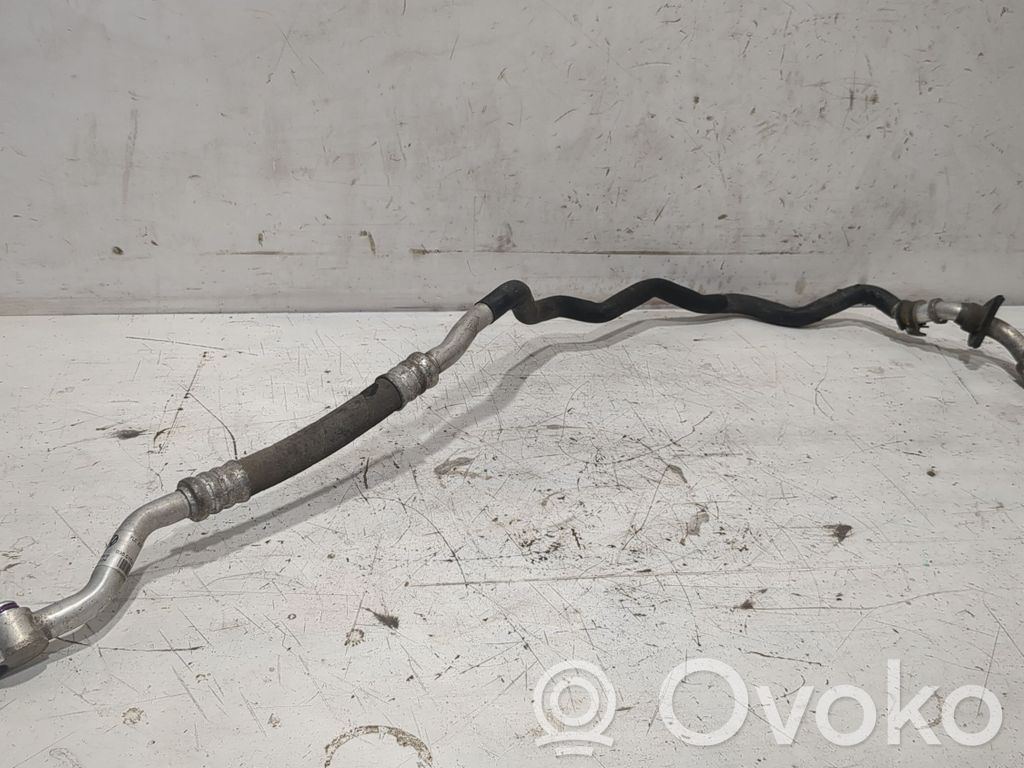 Volkswagen Touareg I Manguera/tubo del aire acondicionado (A/C) 