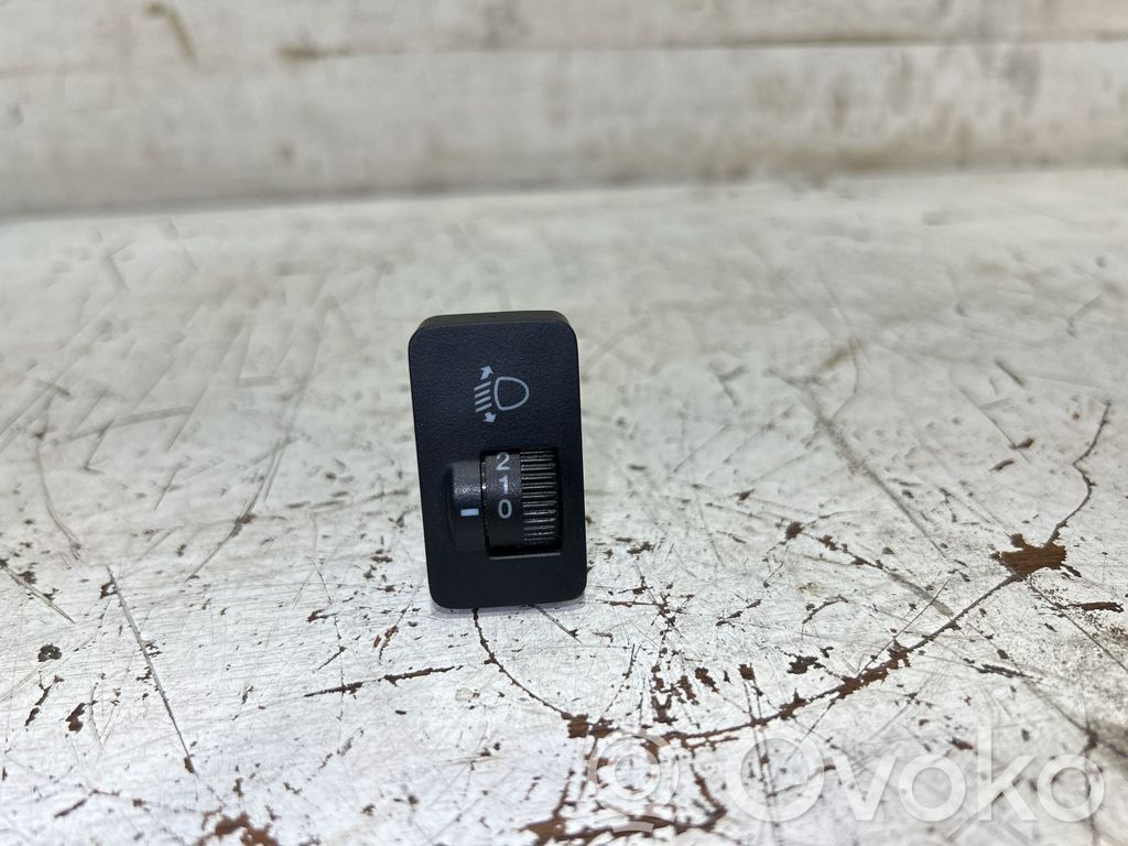 Headlight level height control switch   M20010