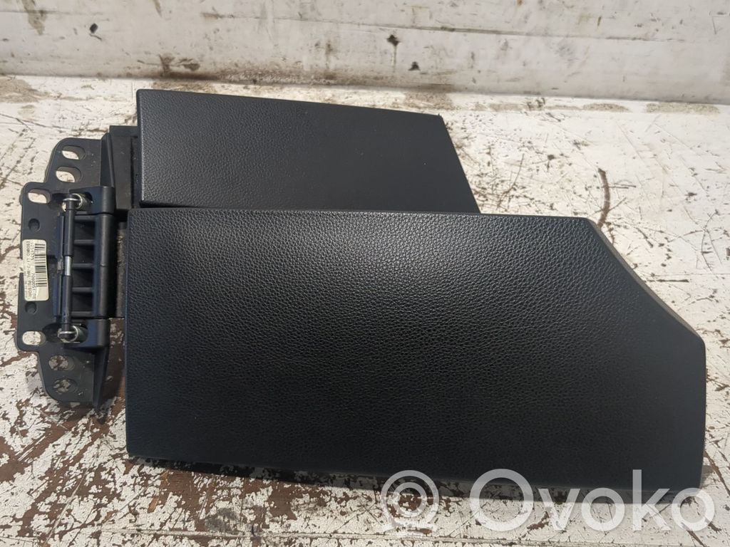 Armrest   1054335