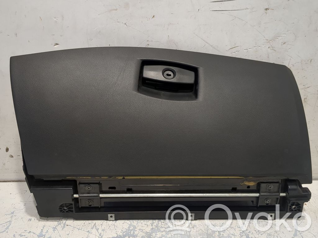 BMW 5 E60 E61 Daiktadėžė 