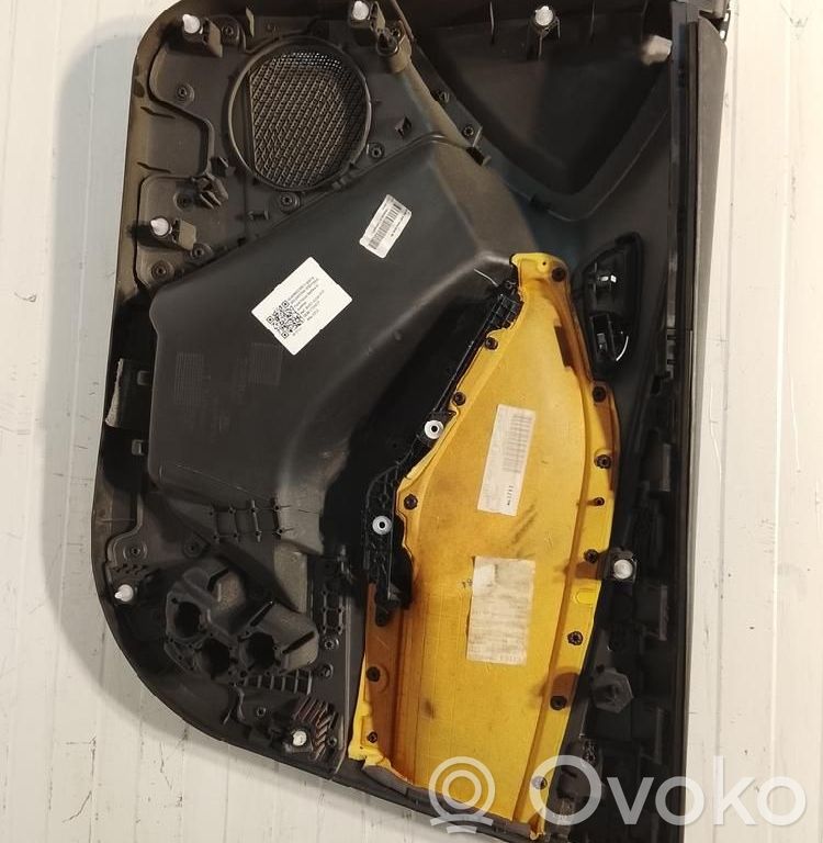 Ford Focus Revestimiento de puerta delantera 